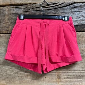Lululemon shorts with cuffed hem hot pink, Size 6